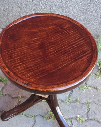 Sgabello thonet di epoca 800 restaurato