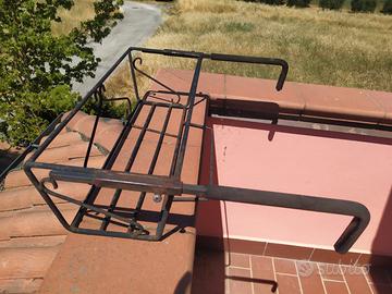 Fioriere in ferro battuto