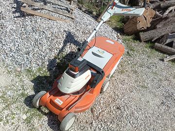 Stihl RMA 448 pv a batteria