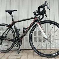 Bici da Corsa Focus carbonio