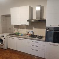 Cucina bianca moderna 