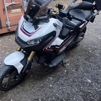 Xadv 750