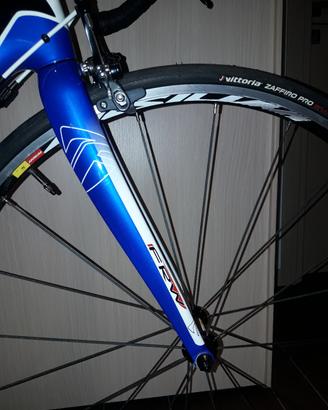 Bici da corsa FRW in carbonio