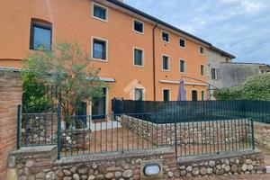 2 LOCALI A VALEGGIO SUL MINCIO