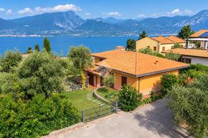 VILLA SINGOLA A TORRI DEL BENACO