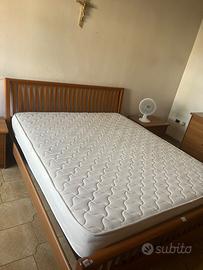 camera da letto in buone condizioni………………..