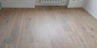 Stock parquet rovere leggermente sbiancato