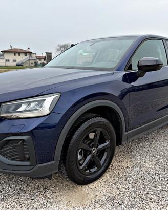 Audi Q2 35 TDI quattro S tronic Identity Black