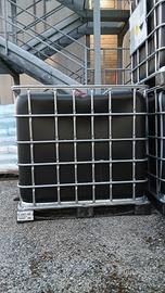 Cisterne IBC nere da 1000 litri - pari al nuovo
