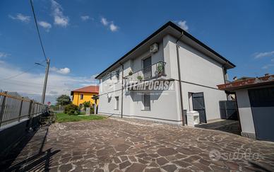 APPARTAMENTO IN VILLA AL PIANO TERRA CON GIARDINO