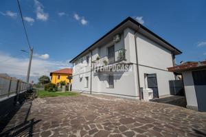 APPARTAMENTO IN VILLA AL PIANO TERRA CON GIARDINO