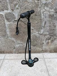 pompa per bicicletta 