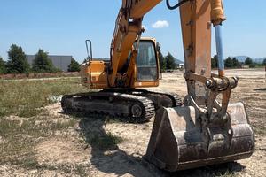 ESCAVATORE CINGOLATO HYUNDAI 210NLC-7