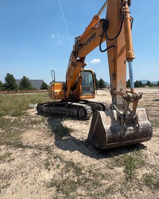 ESCAVATORE CINGOLATO HYUNDAI 210NLC-7