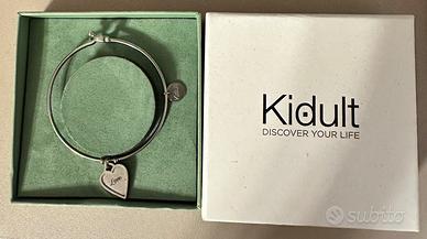 Kidult Bracciale con ciondolo cuore e scritta LOVE