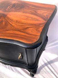 Coppia di Comodini in noce