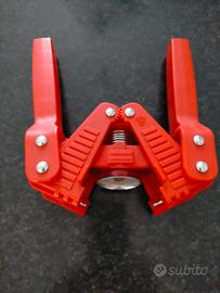 Tappatrice tappi corona 