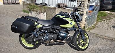 Moto con pochi km.