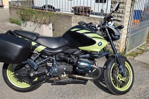 Moto con pochi km.