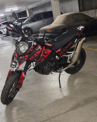 Ktm 690 supermoto  depo a librett. tagliandata