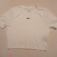 T-shirt Nike Sportswear Essential "Crop Top". (S)