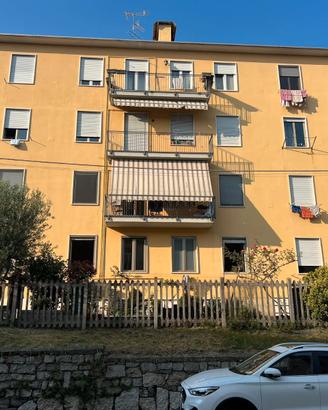 BILOCALE CON CANTINA E POSTO AUTO