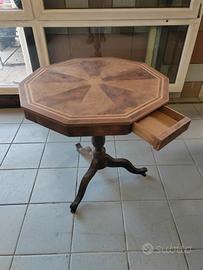 Tavolino da arredamento. 