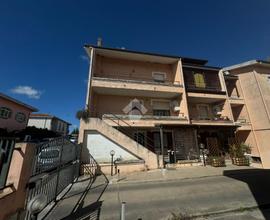 VILLA A SCHIERA D'ANGOLO A SASSARI