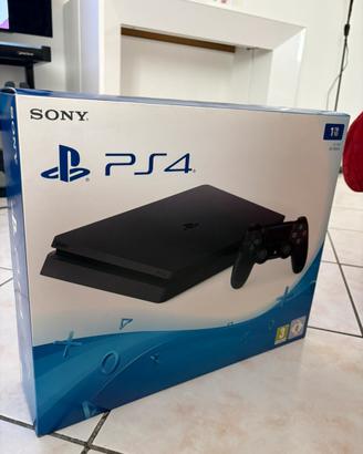 Sony PS4 slim 1tb, 2 pad, FW 12.52