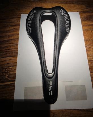 Sella Selle Italia in carbonio nuova