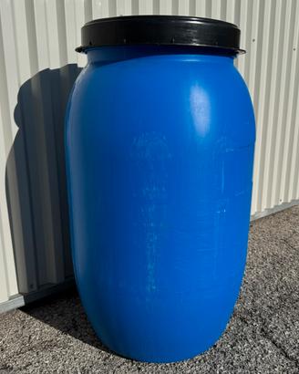 Fusti in plastica da 200 litri