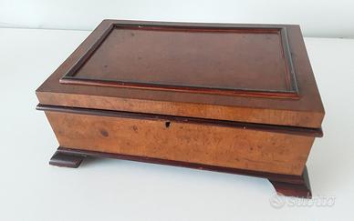 Scatola portaoggetti in radica