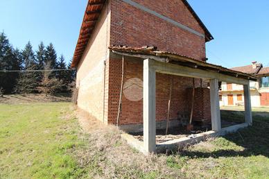 RUSTICO A BALDISSERO D'ALBA