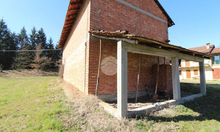 RUSTICO A BALDISSERO D'ALBA