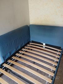 Letto singolo con testata blu
