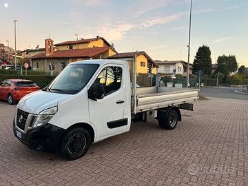 Nissan nv400