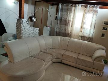 divano pelle bianco angolare