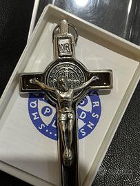 Ciondolo a croce dell'esorcismo di San Benedetto