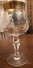 Bicchieri vintage lavorati con bordo dorato
