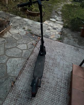 Monopattino Elettrico Nineboot Segway F2