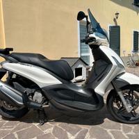 Piaggio Beverly 350 Sport Touring