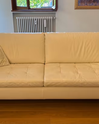 Divanio in vera pelle color beige