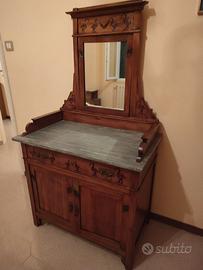 Comò in legno con specchio cicogne