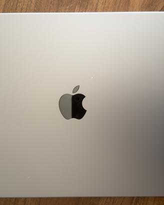 Macbook Pro 16" M1 , 32GB RAM, 2TB SSD
