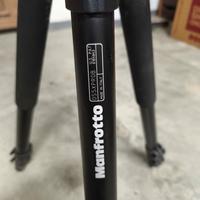 cavalletto Manfrotto con testa