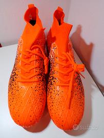 Scarpe da calcio con tacchetti 