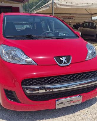 PEUGEOT - 107 - 5p. CAMBIO AUTOMATICO