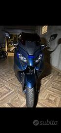 Yamaha t-max 560