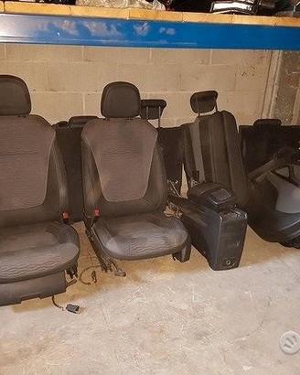 Interno In Tessuto Per Opel Zafira 2012