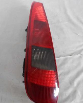 FANALE POSTERIORE SX A LED INTEGRATO NEL PORTELLON